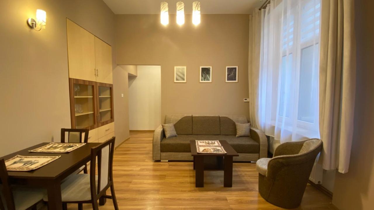 Lublinbnb - Exclusive Family Apartment ------ In The Heart Of Lublin -------------------------------- Bedroom & Living Room & Kitchen Екстериор снимка